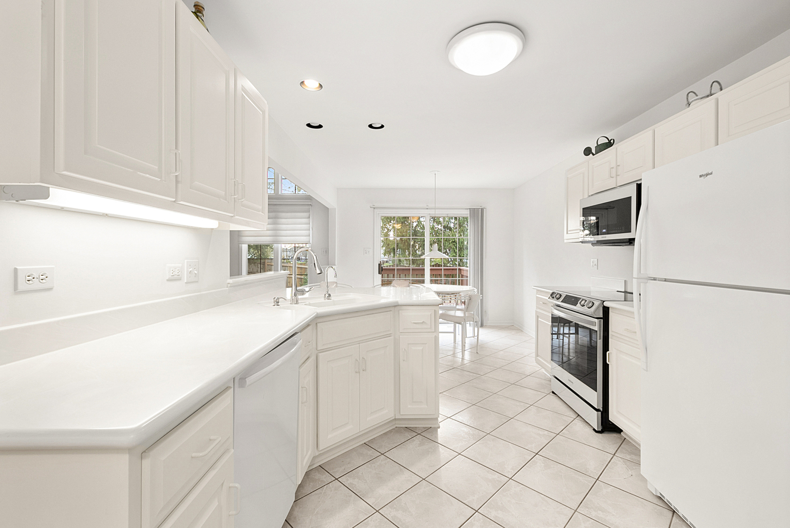 18332 Pond View Court, Tinley Park, IL 60477