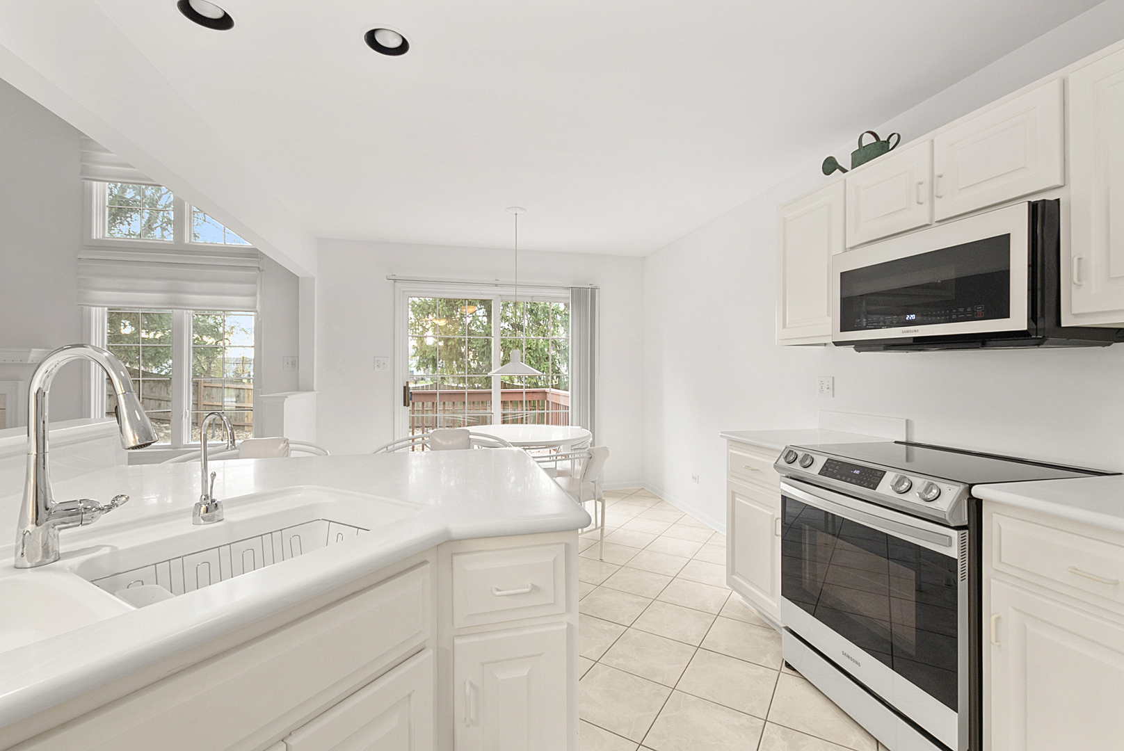 18332 Pond View Court, Tinley Park, IL 60477