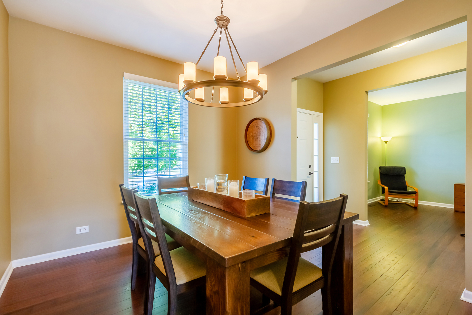 125 Augusta Drive, Gilberts, IL 60136