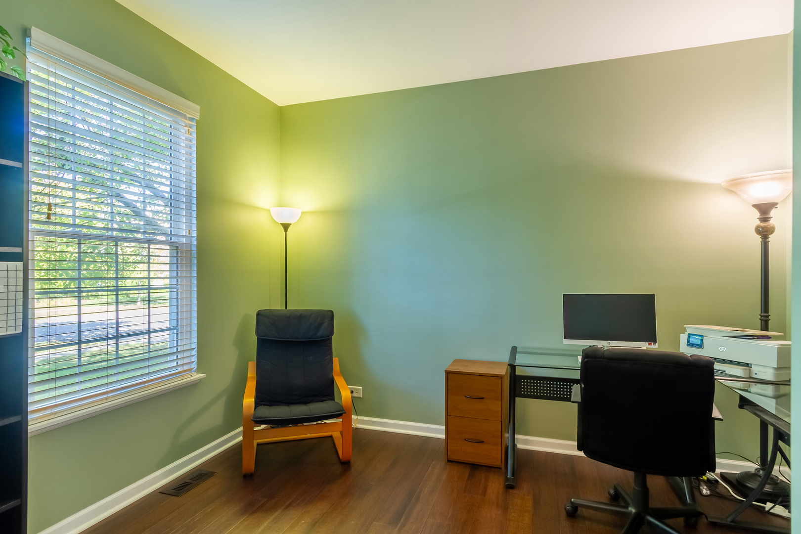 125 Augusta Drive, Gilberts, IL 60136