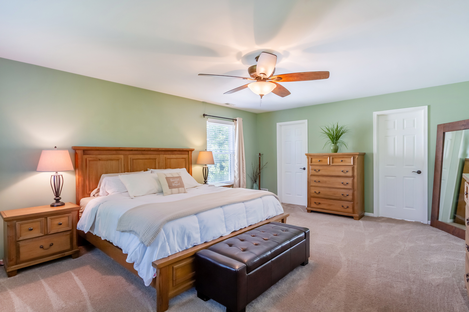 125 Augusta Drive, Gilberts, IL 60136