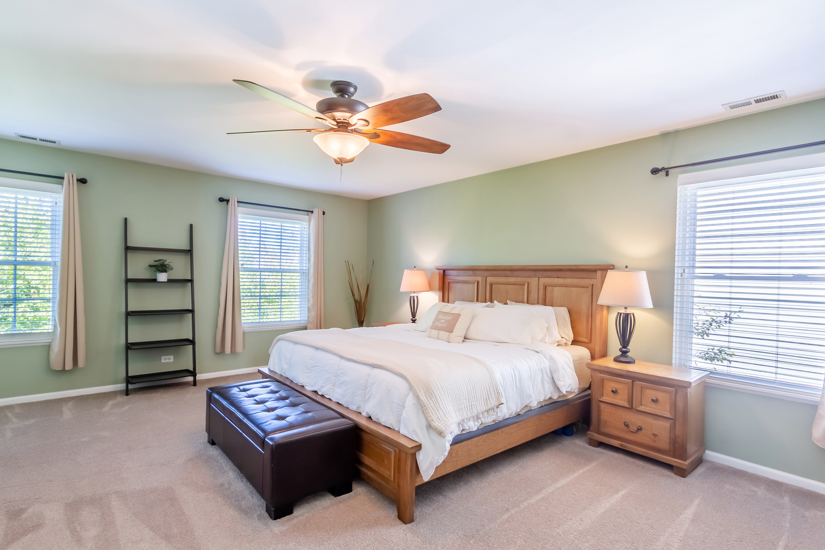 125 Augusta Drive, Gilberts, IL 60136