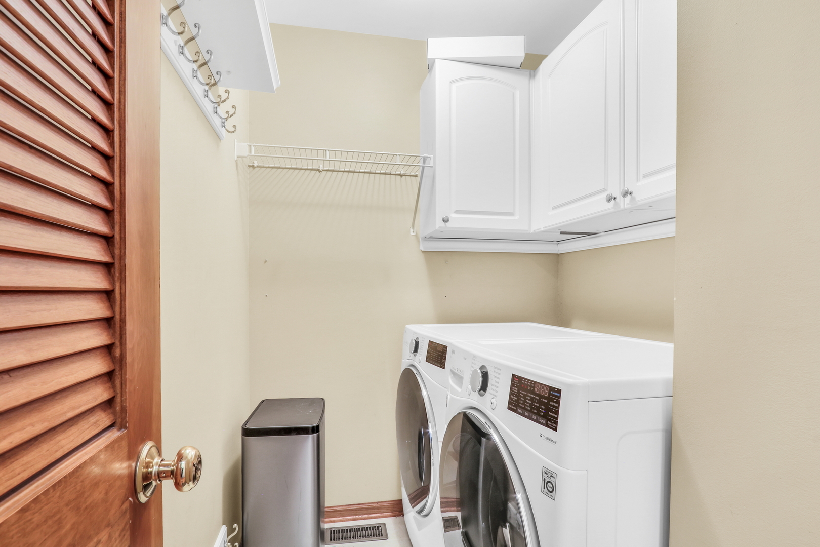 761 Creekside Circle #9-3, Gurnee, IL 60031