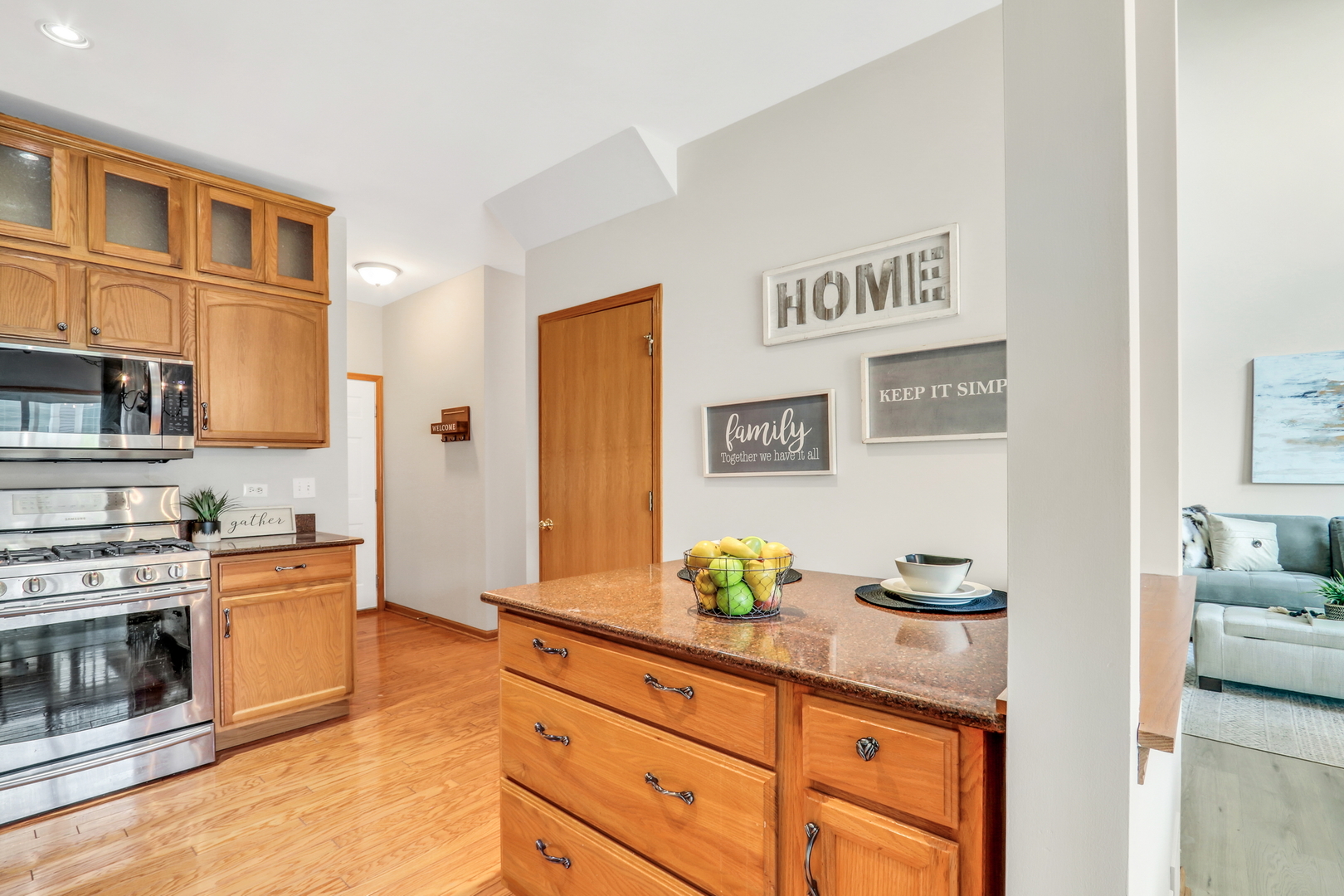 761 Creekside Circle #9-3, Gurnee, IL 60031