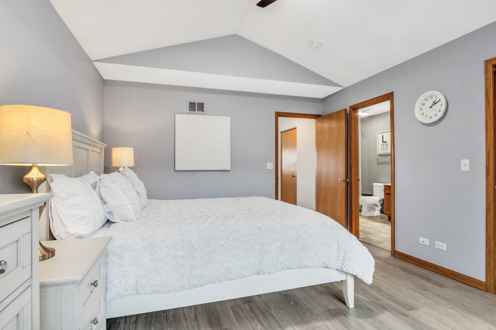 761 Creekside Circle #9-3, Gurnee, IL 60031