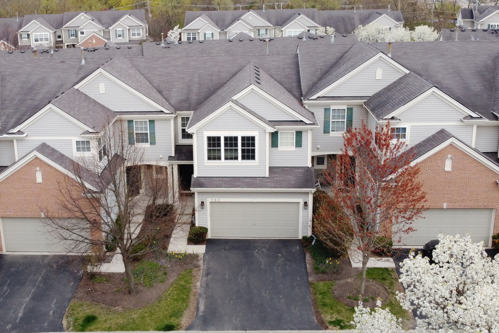 761 Creekside Circle #9-3, Gurnee, IL 60031