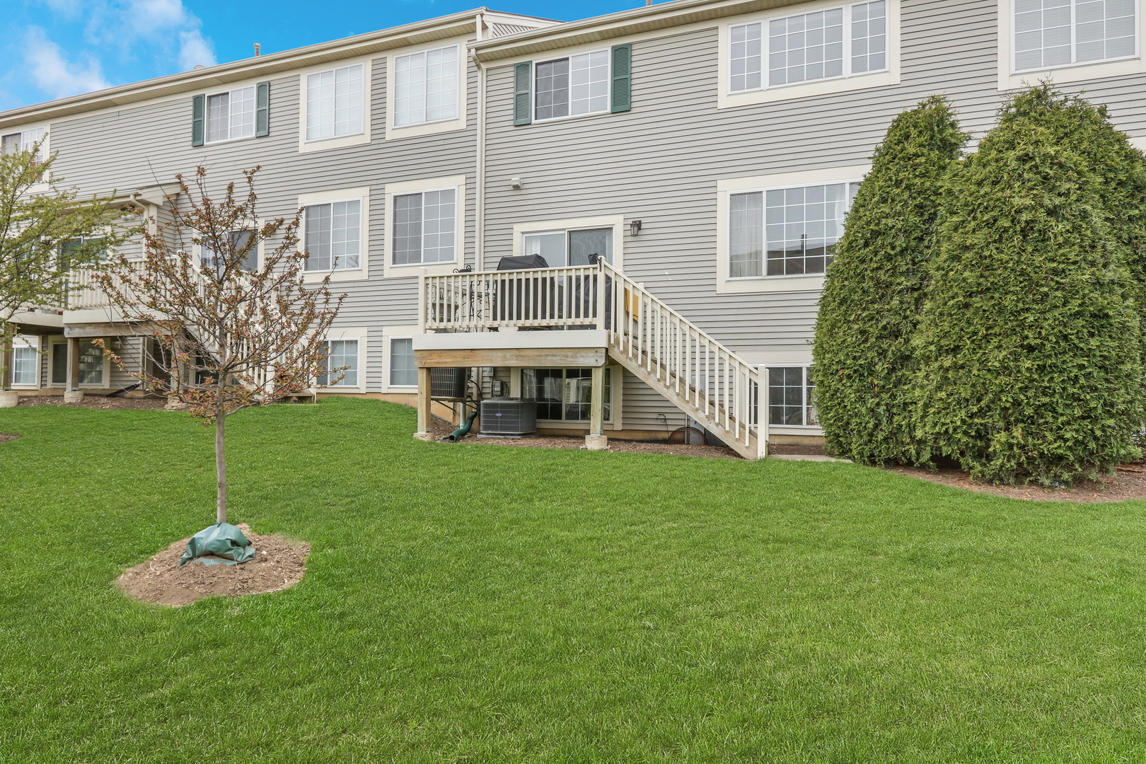 761 Creekside Circle #9-3, Gurnee, IL 60031
