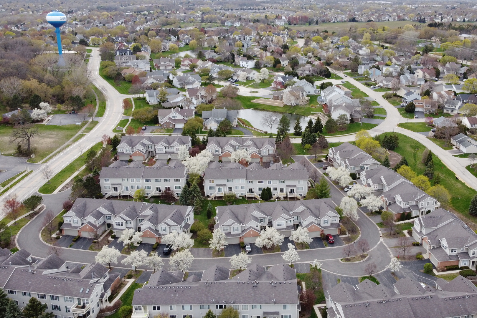 761 Creekside Circle #9-3, Gurnee, IL 60031