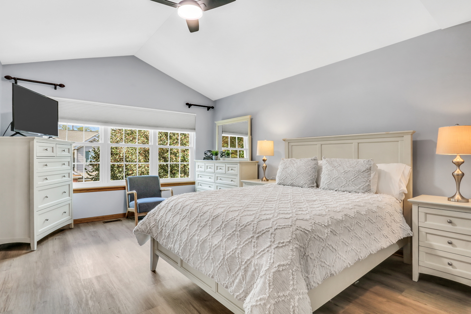 761 Creekside Circle #9-3, Gurnee, IL 60031