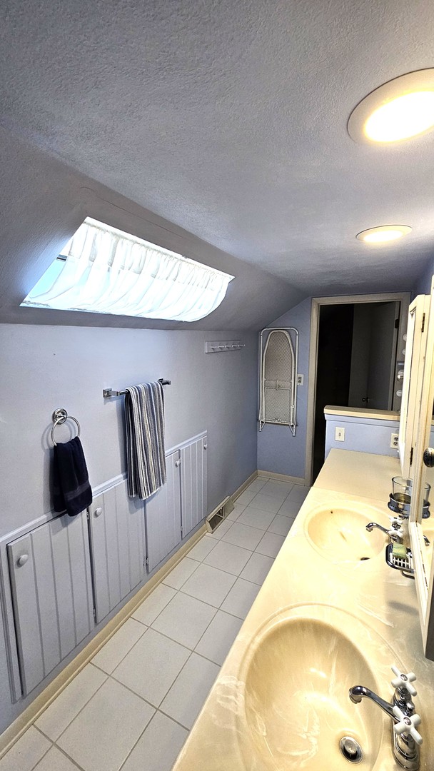 6720 Woodcrest Parkway, Rockford, IL 61109