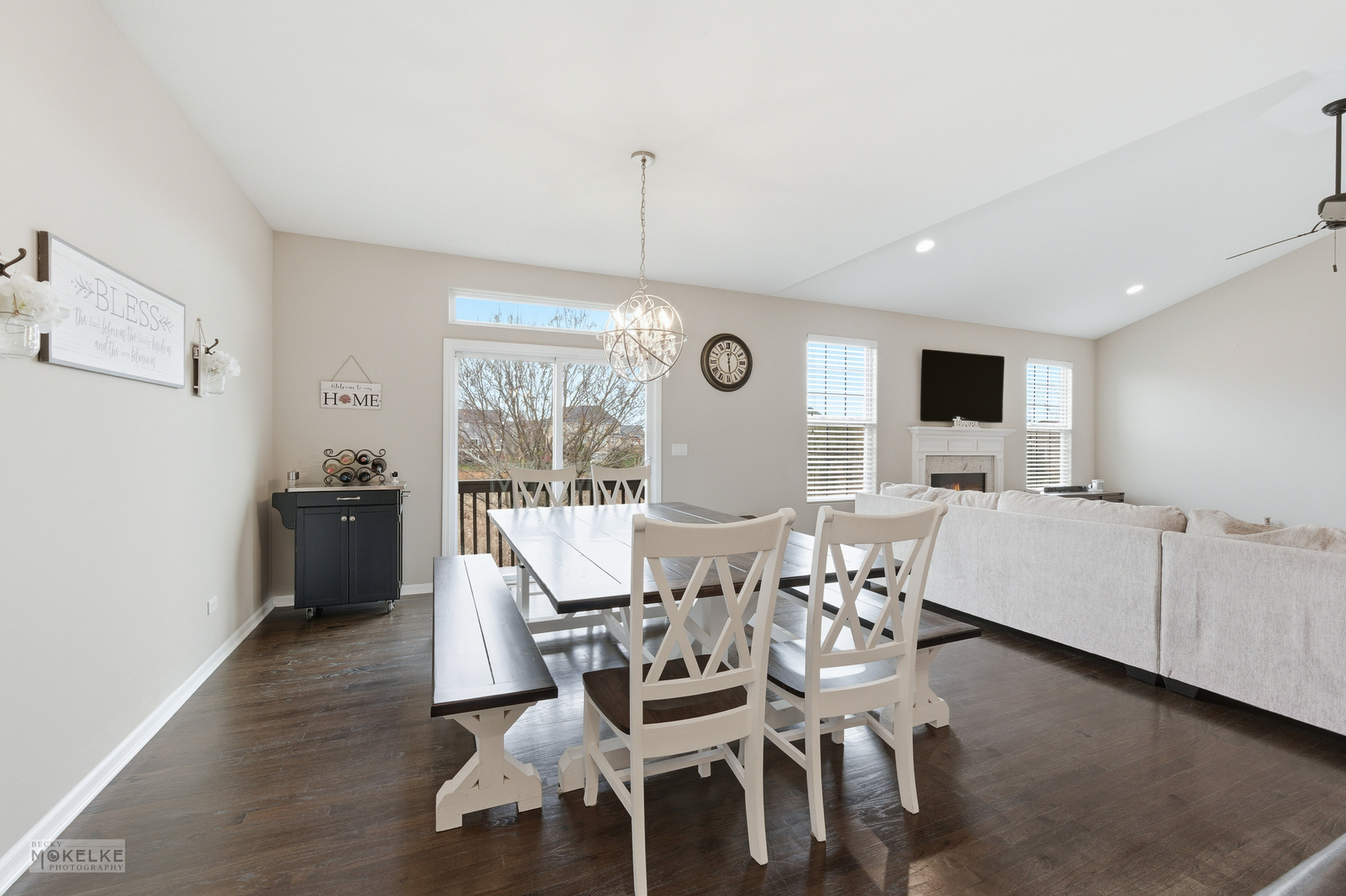 931 S Carly Circle, Yorkville, IL 60560