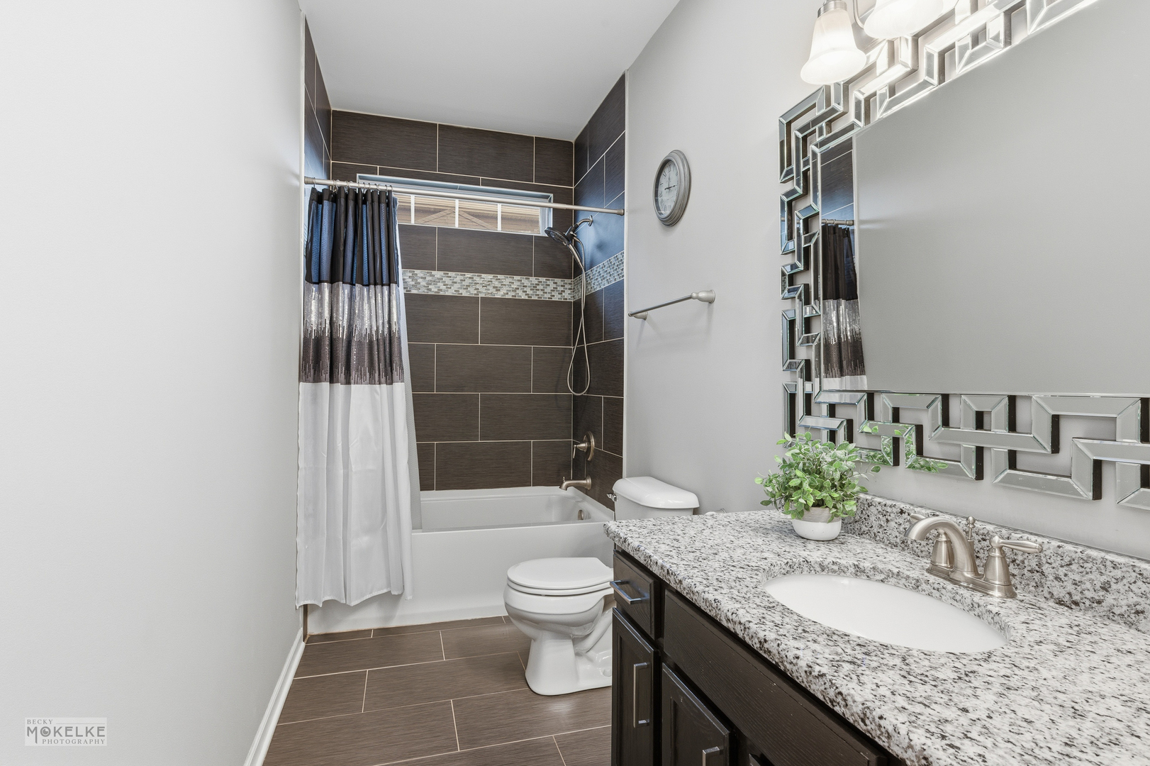 931 S Carly Circle, Yorkville, IL 60560