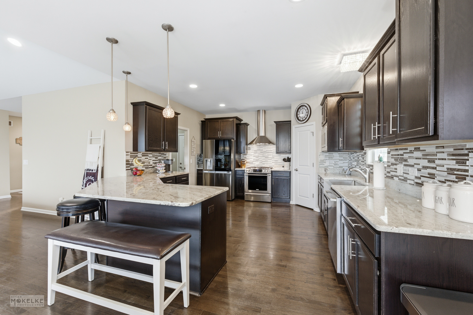 931 S Carly Circle, Yorkville, IL 60560