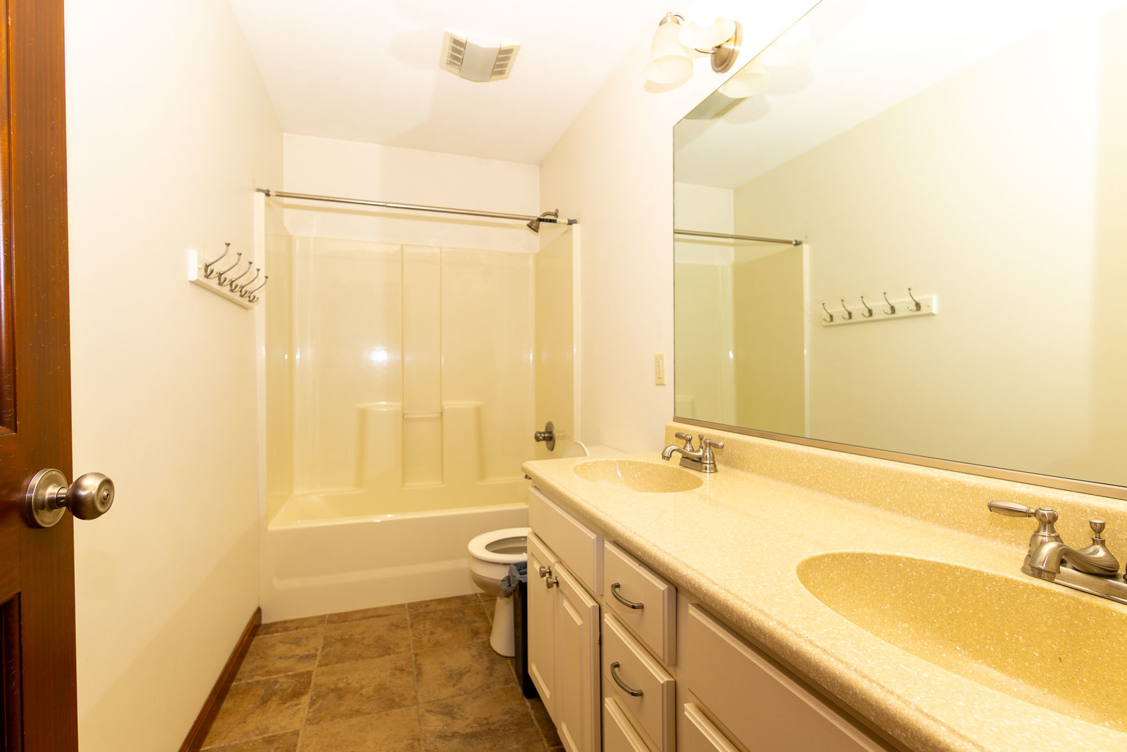 1307 Longford Lane, Bloomington, IL 61704