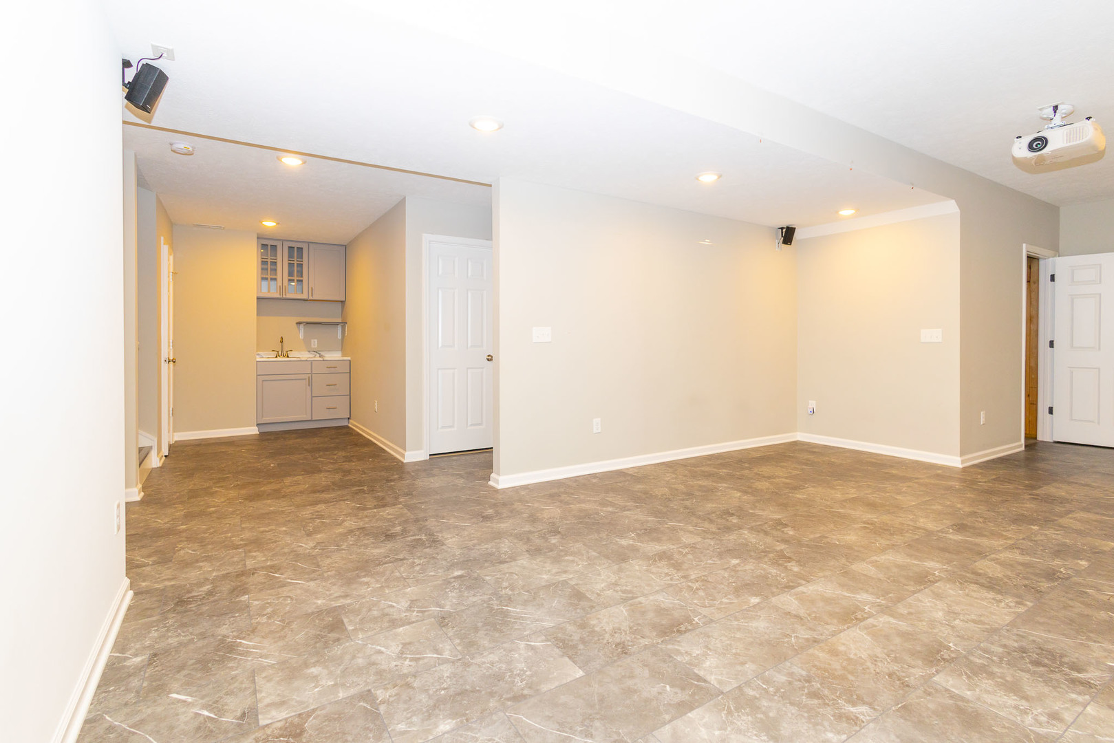 1307 Longford Lane, Bloomington, IL 61704