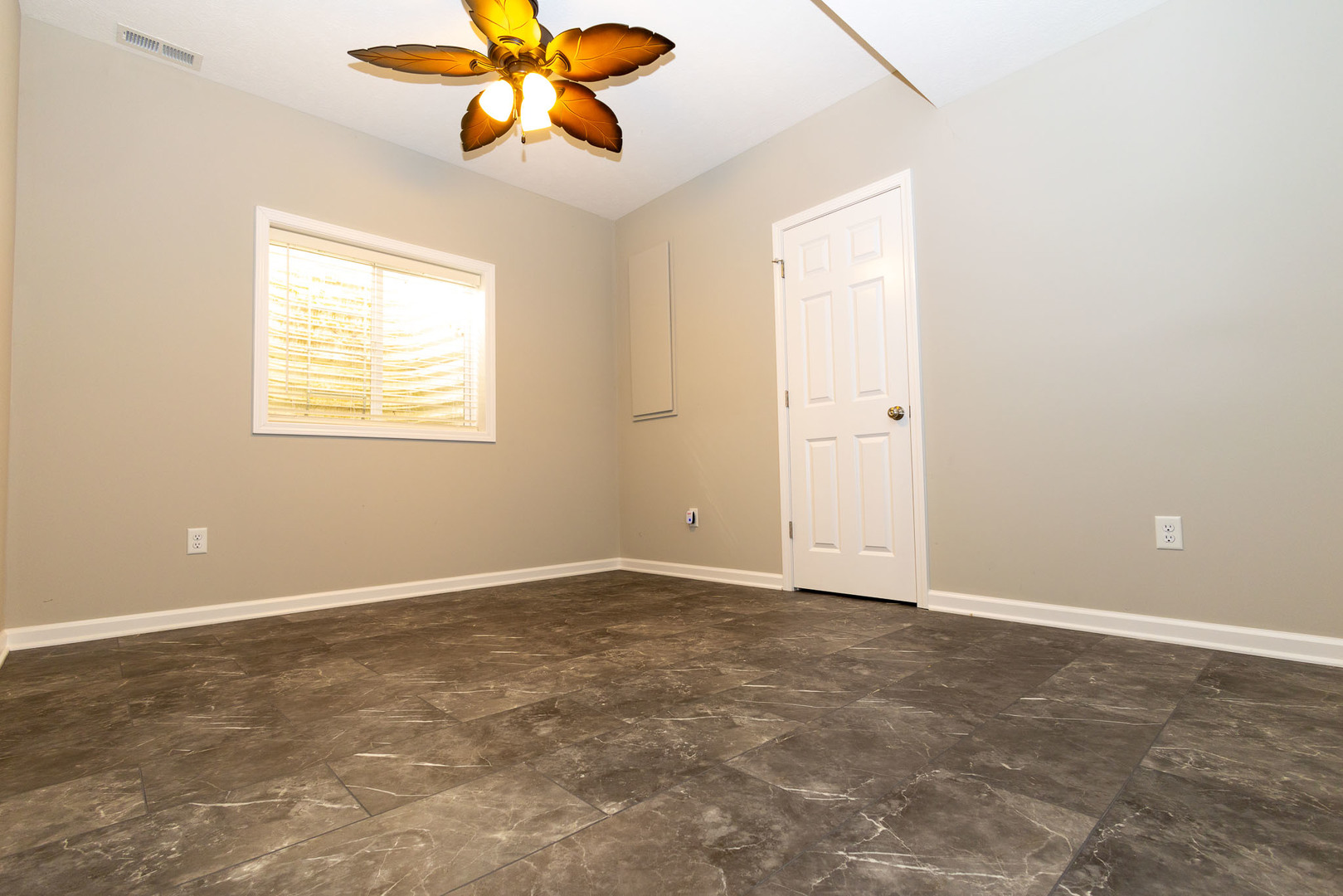 1307 Longford Lane, Bloomington, IL 61704