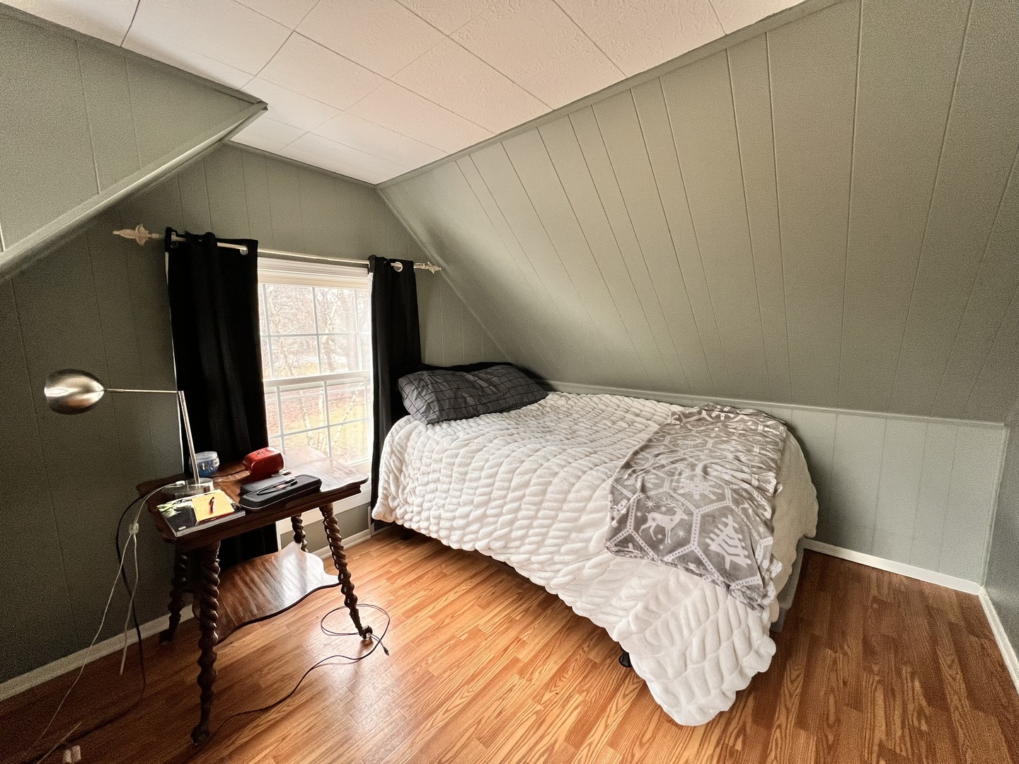 1N261 Stacy Court, Glen Ellyn, IL 60137