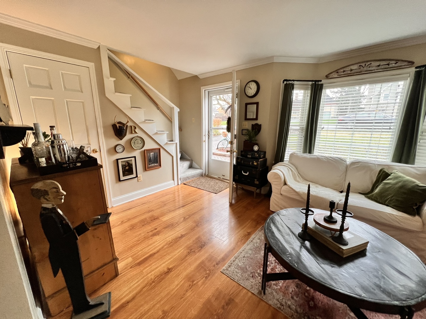 1N261 Stacy Court, Glen Ellyn, IL 60137