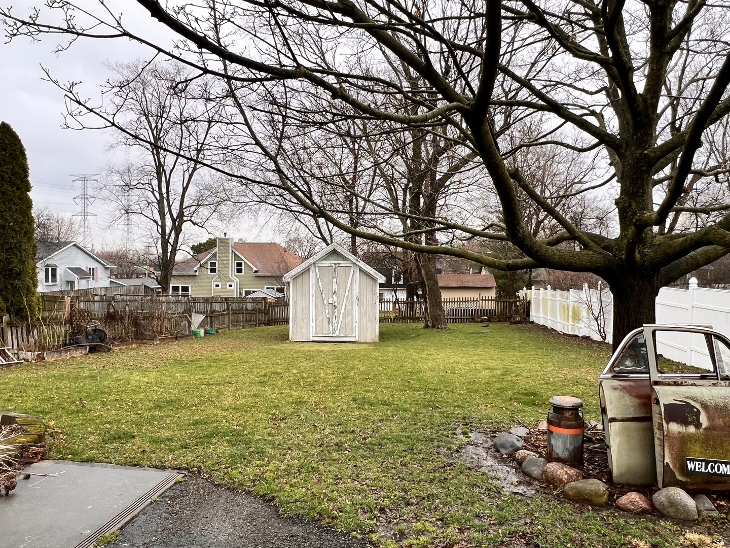 1N261 Stacy Court, Glen Ellyn, IL 60137