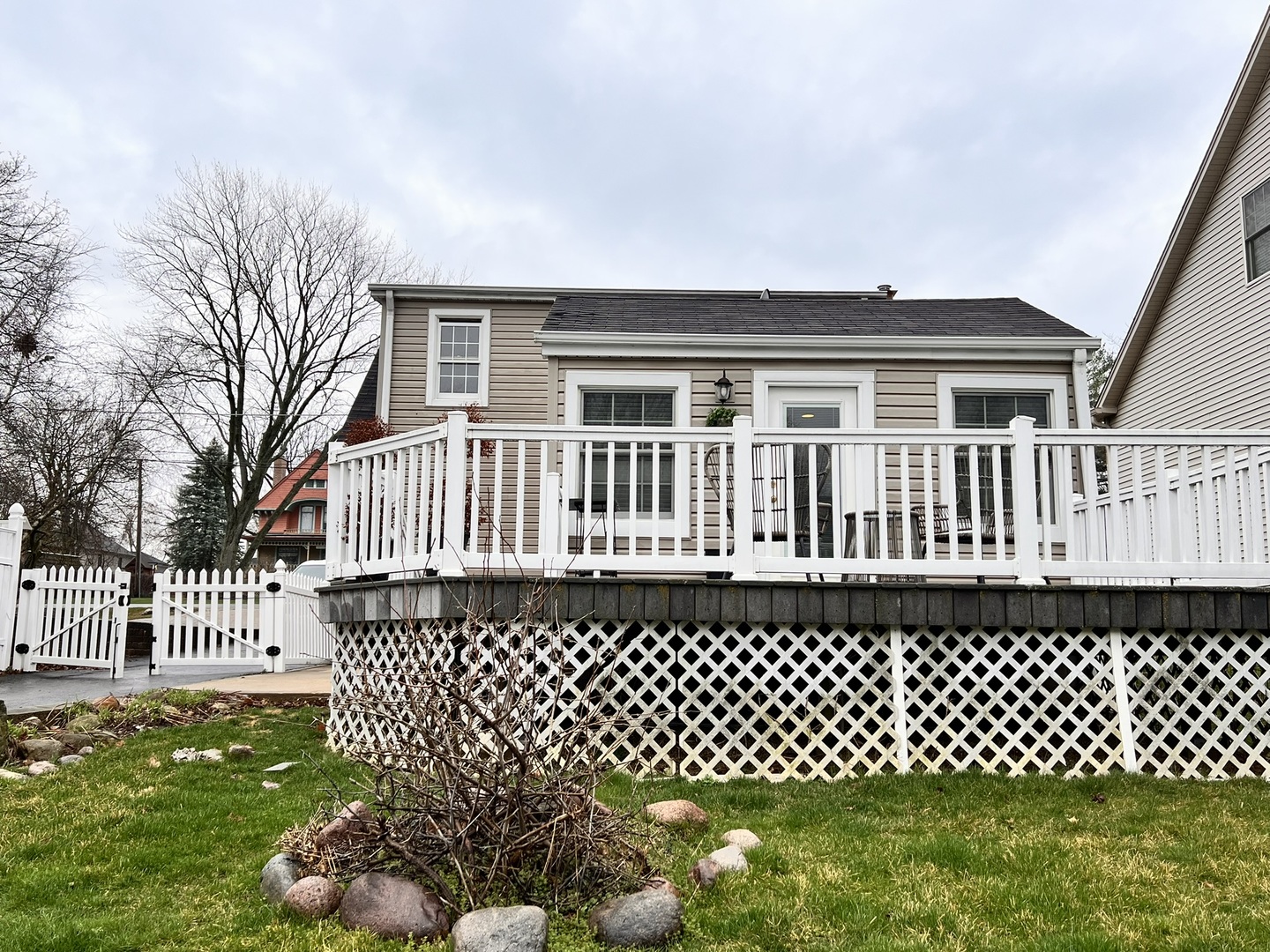 1N261 Stacy Court, Glen Ellyn, IL 60137