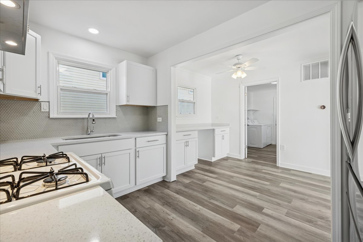 821 Oakwood Drive, Round Lake Beach, IL 60073