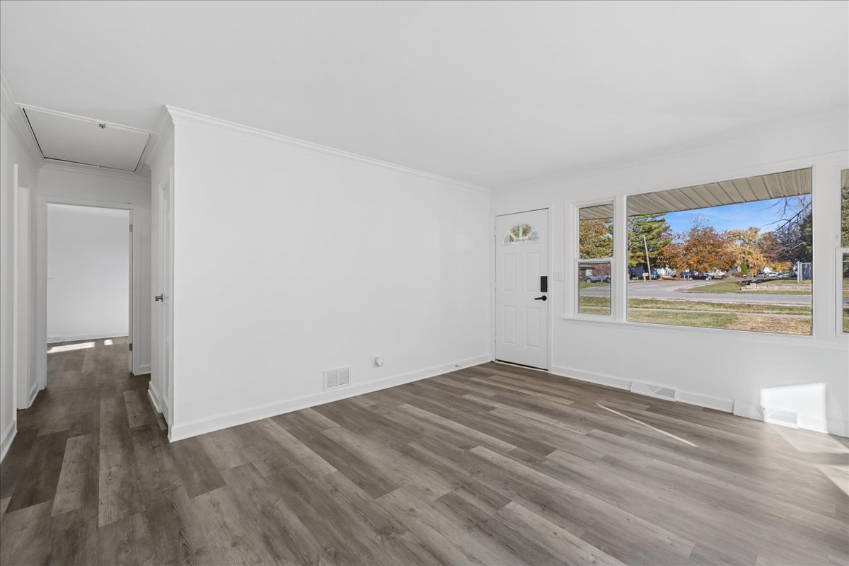 821 Oakwood Drive, Round Lake Beach, IL 60073