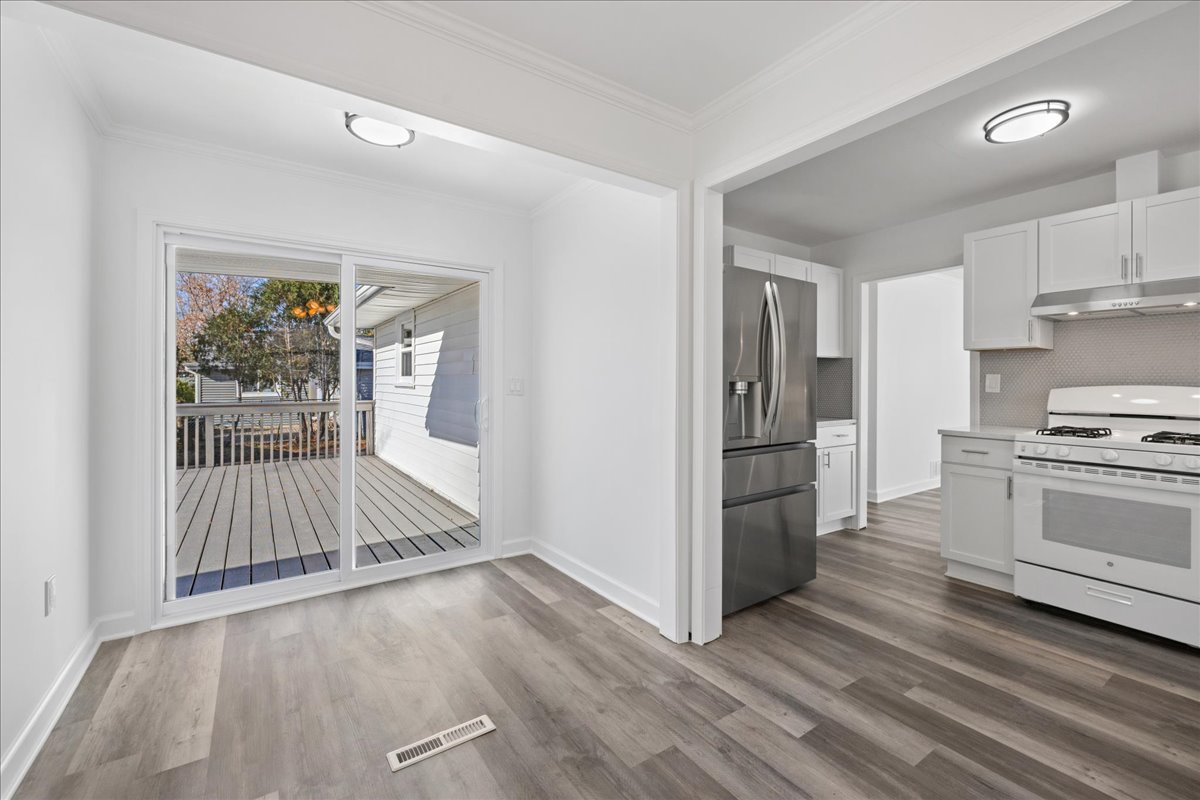 821 Oakwood Drive, Round Lake Beach, IL 60073