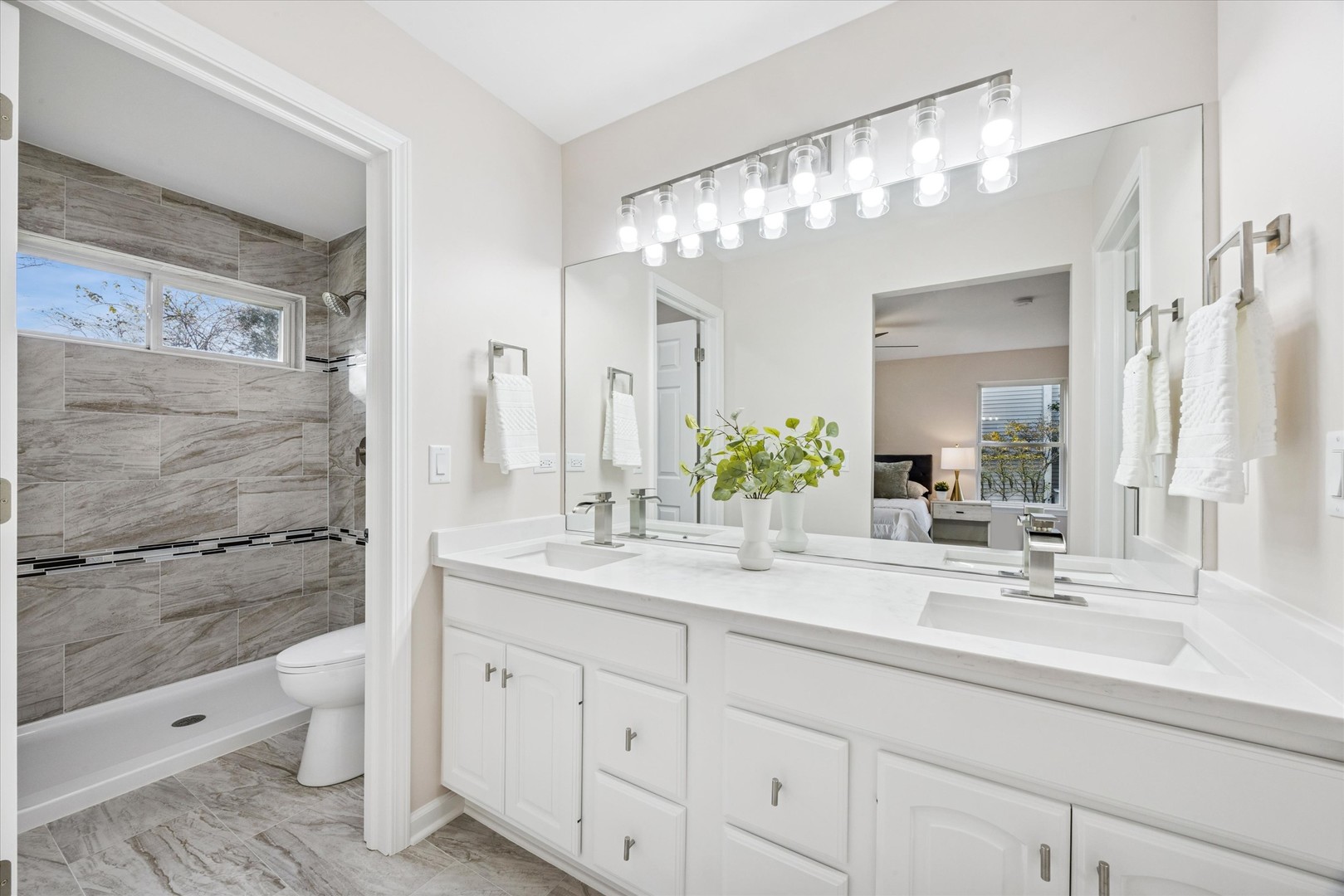 1987 Baldwin Way, Bolingbrook, IL 60490