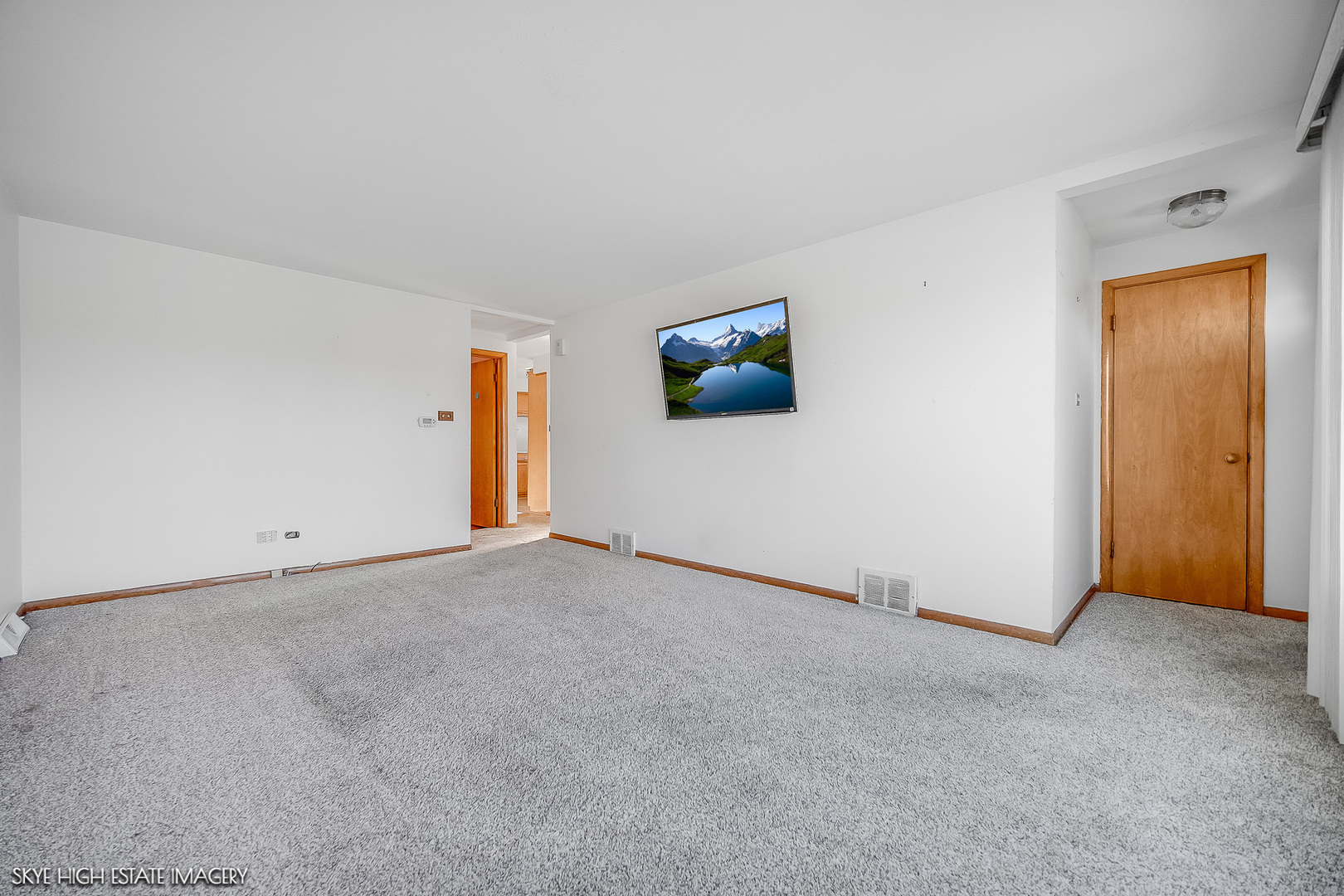 8121 Mcvicker Avenue, Burbank, IL 60459