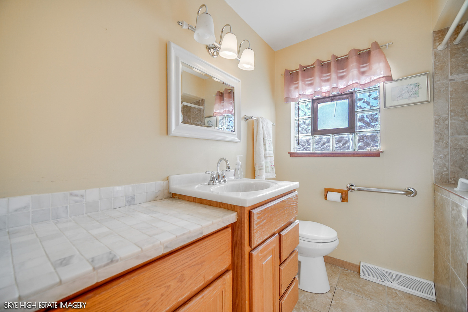 8121 Mcvicker Avenue, Burbank, IL 60459