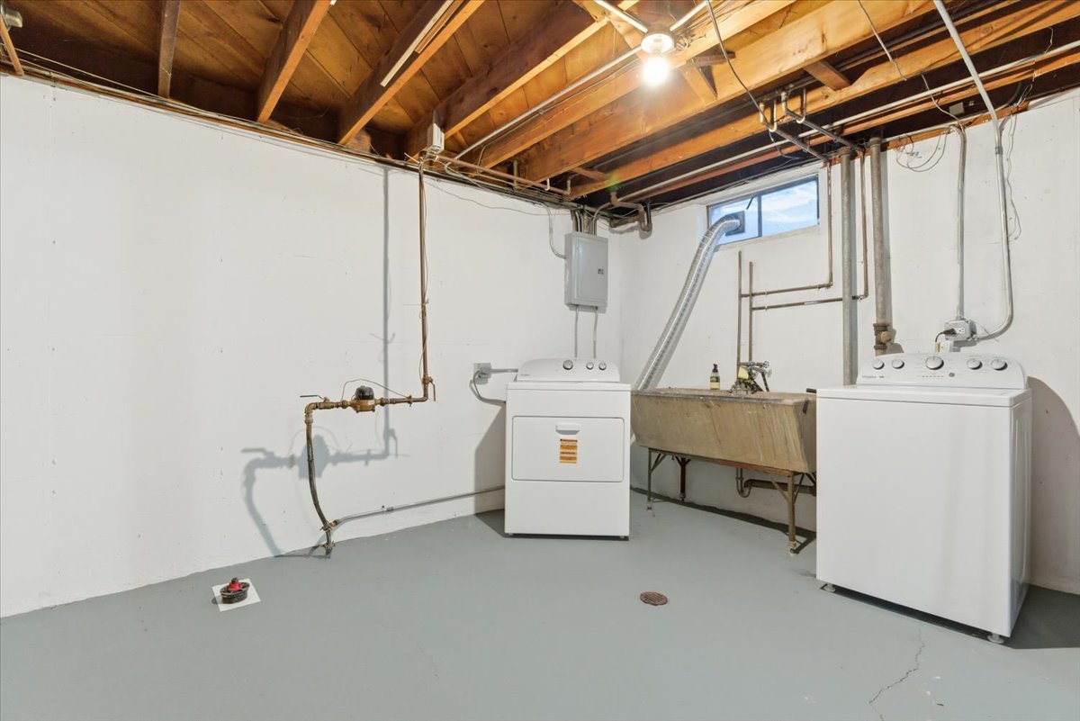 2311 Horeb Avenue, Zion, IL 60099