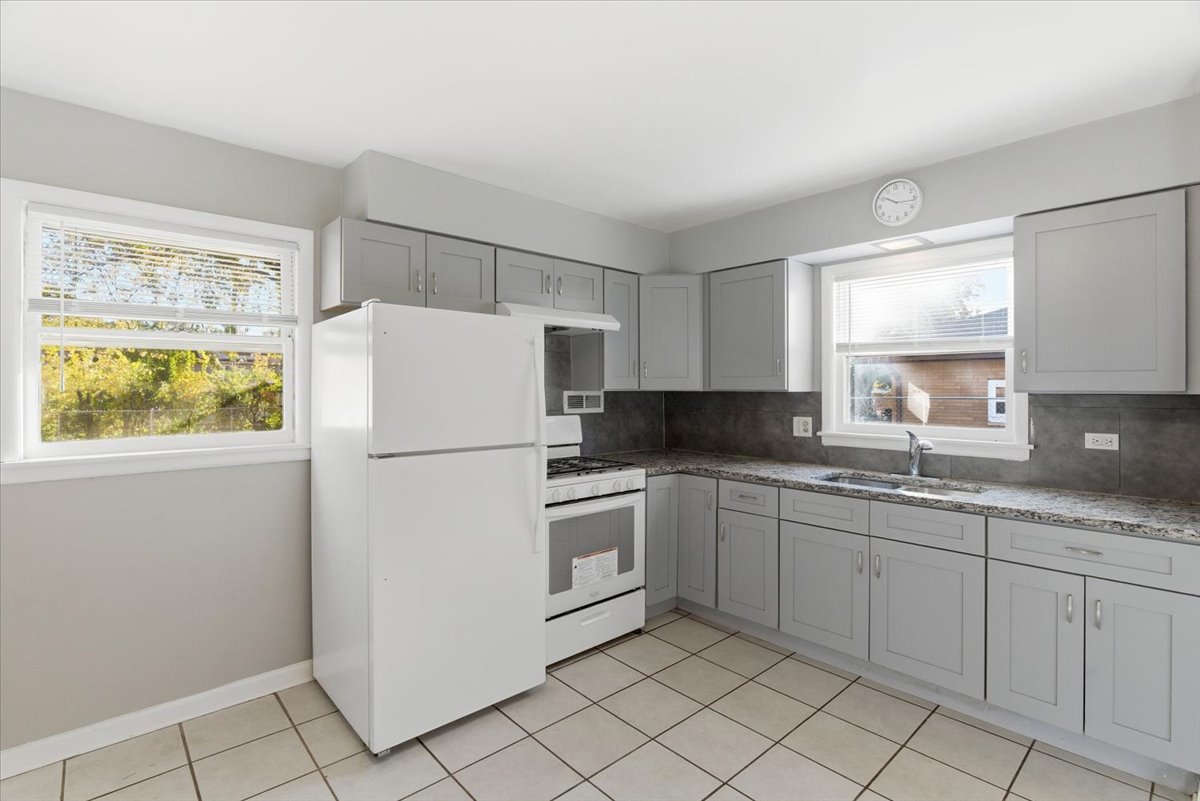 2311 Horeb Avenue, Zion, IL 60099