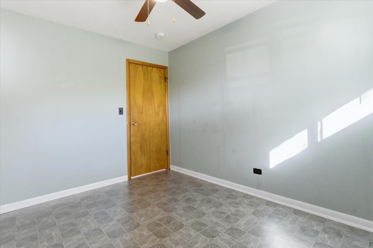 2311 Horeb Avenue, Zion, IL 60099