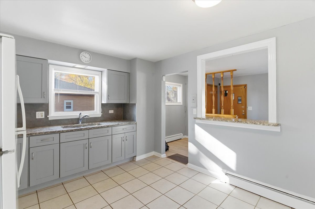 2311 Horeb Avenue, Zion, IL 60099