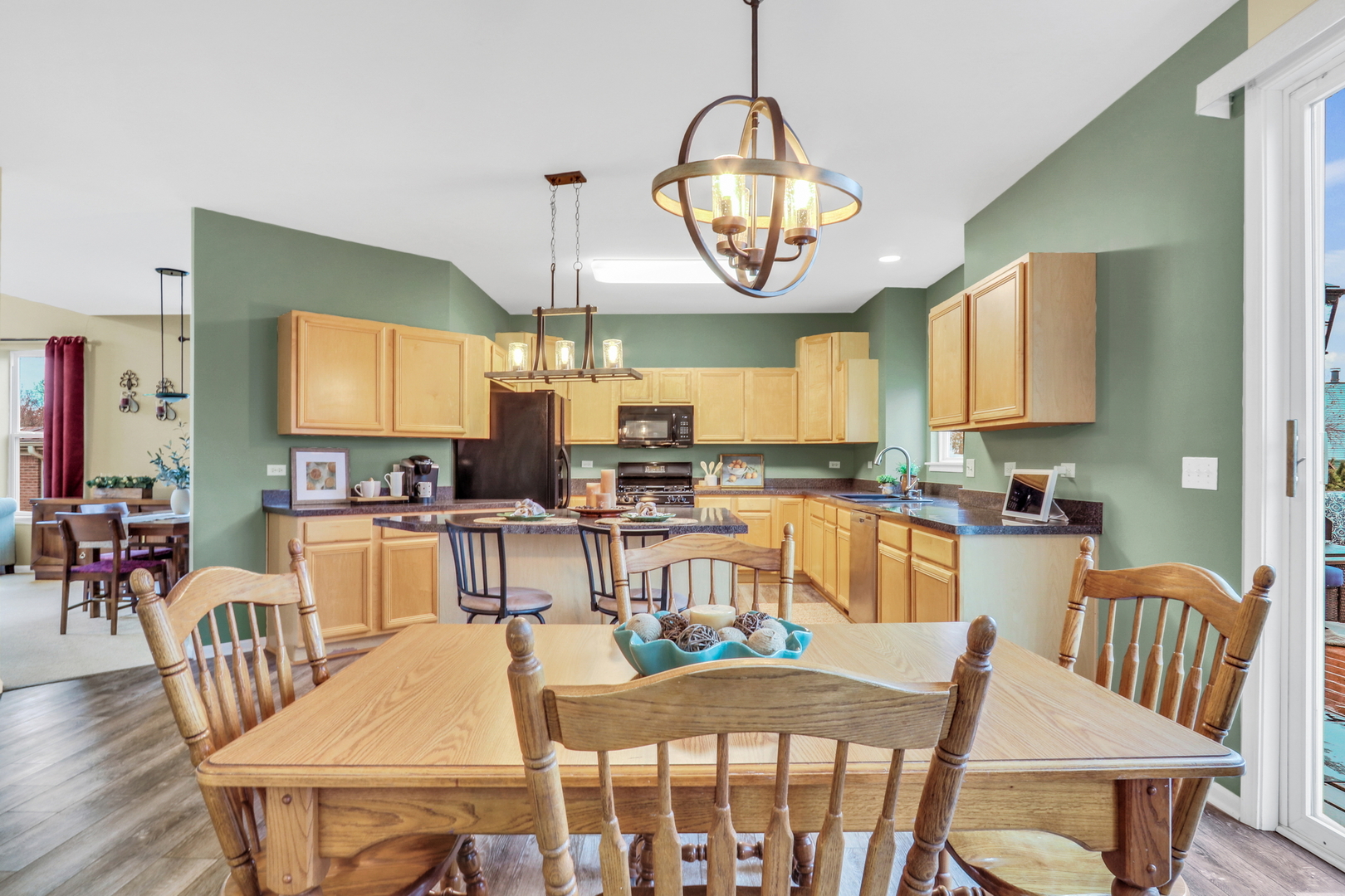 77 BRIDLEPATH Drive, Lindenhurst, IL 60046