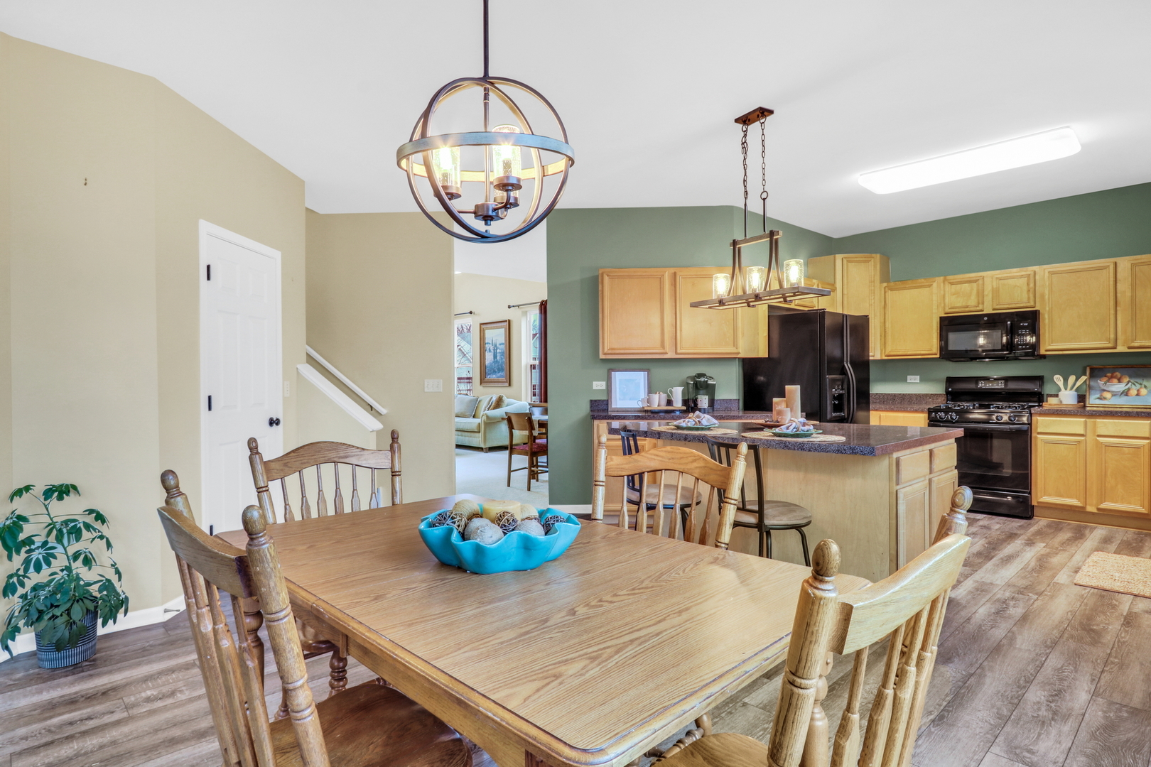 77 BRIDLEPATH Drive, Lindenhurst, IL 60046