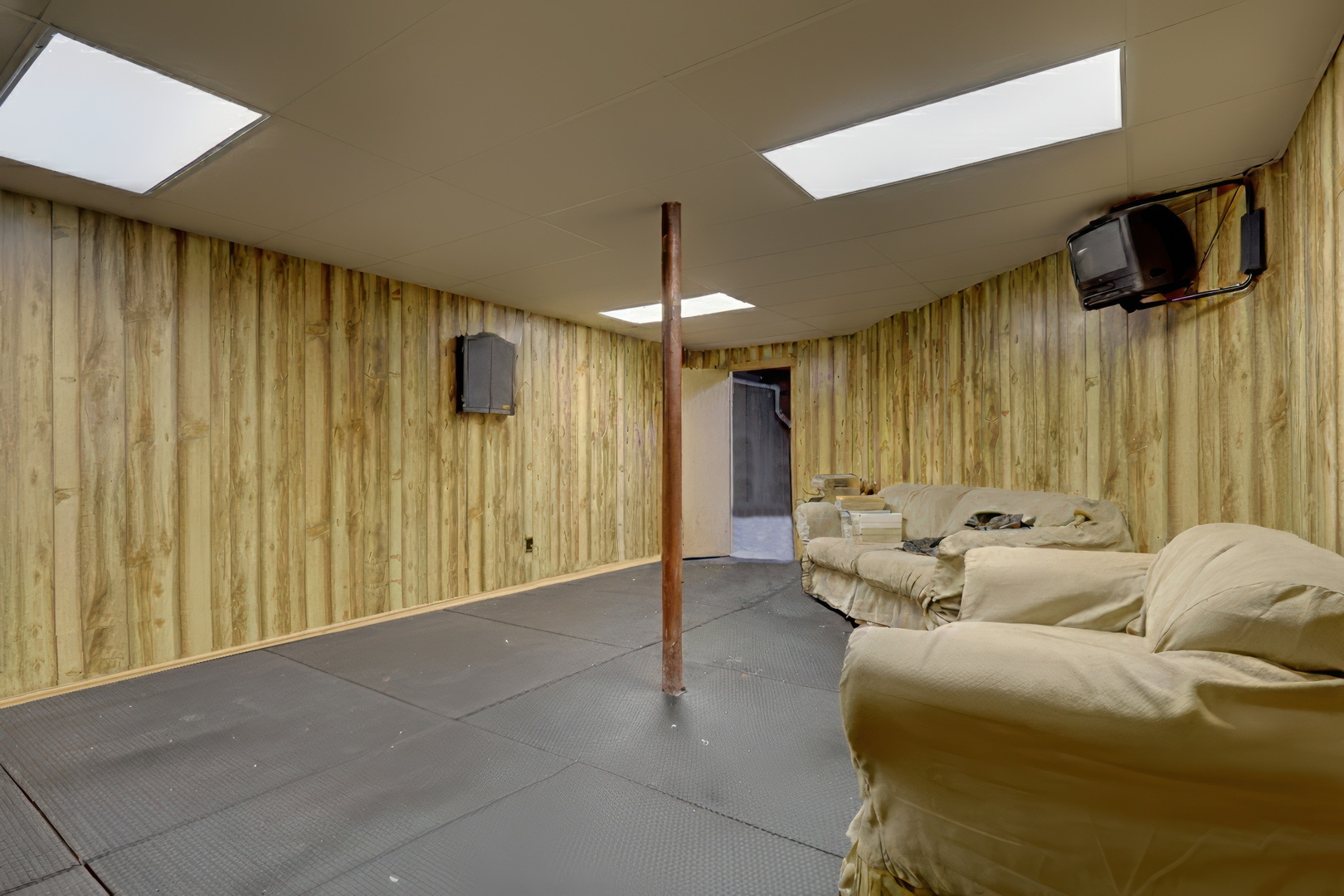 77 BRIDLEPATH Drive, Lindenhurst, IL 60046