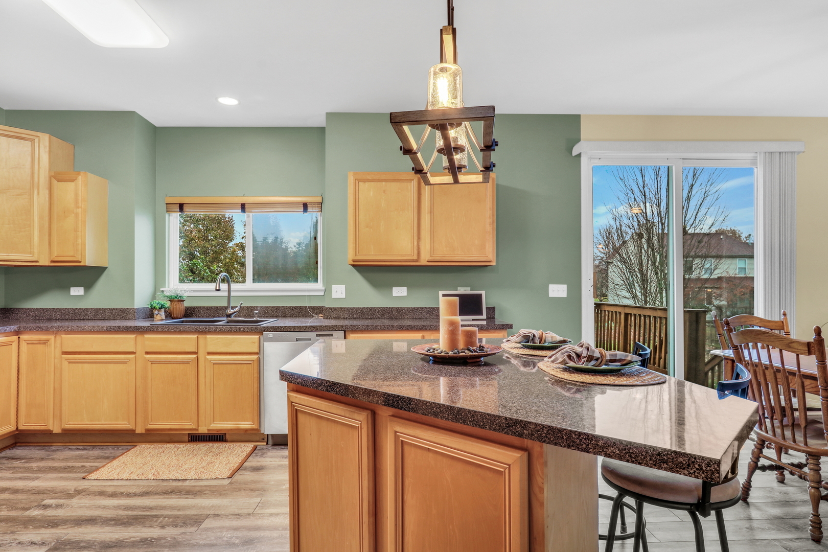 77 BRIDLEPATH Drive, Lindenhurst, IL 60046