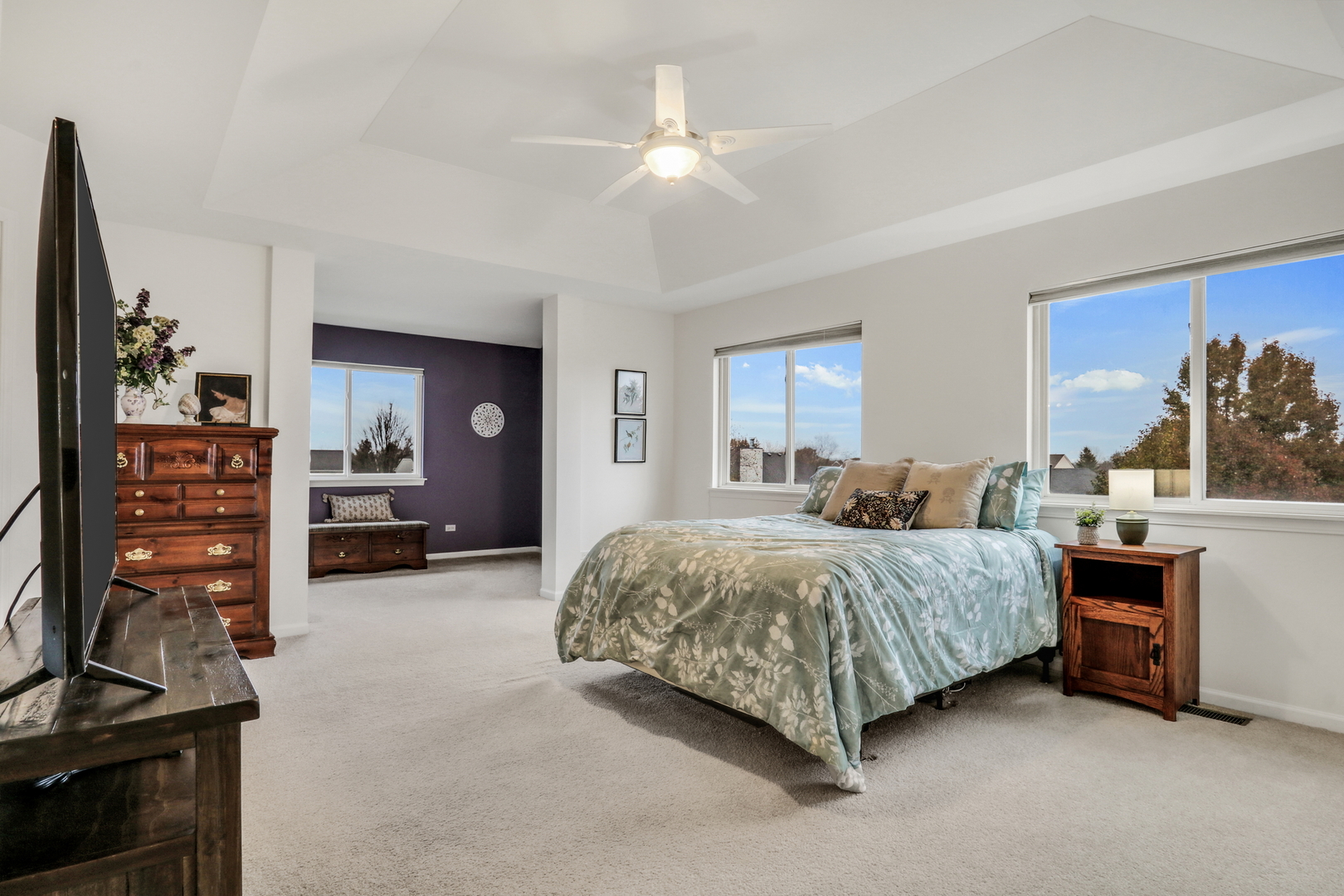 77 BRIDLEPATH Drive, Lindenhurst, IL 60046