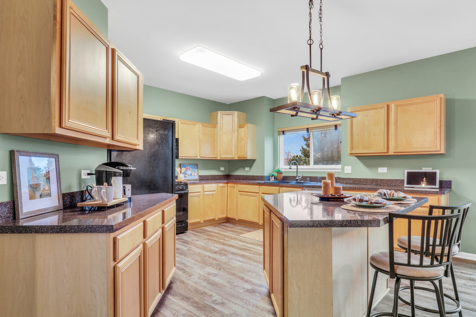 77 BRIDLEPATH Drive, Lindenhurst, IL 60046