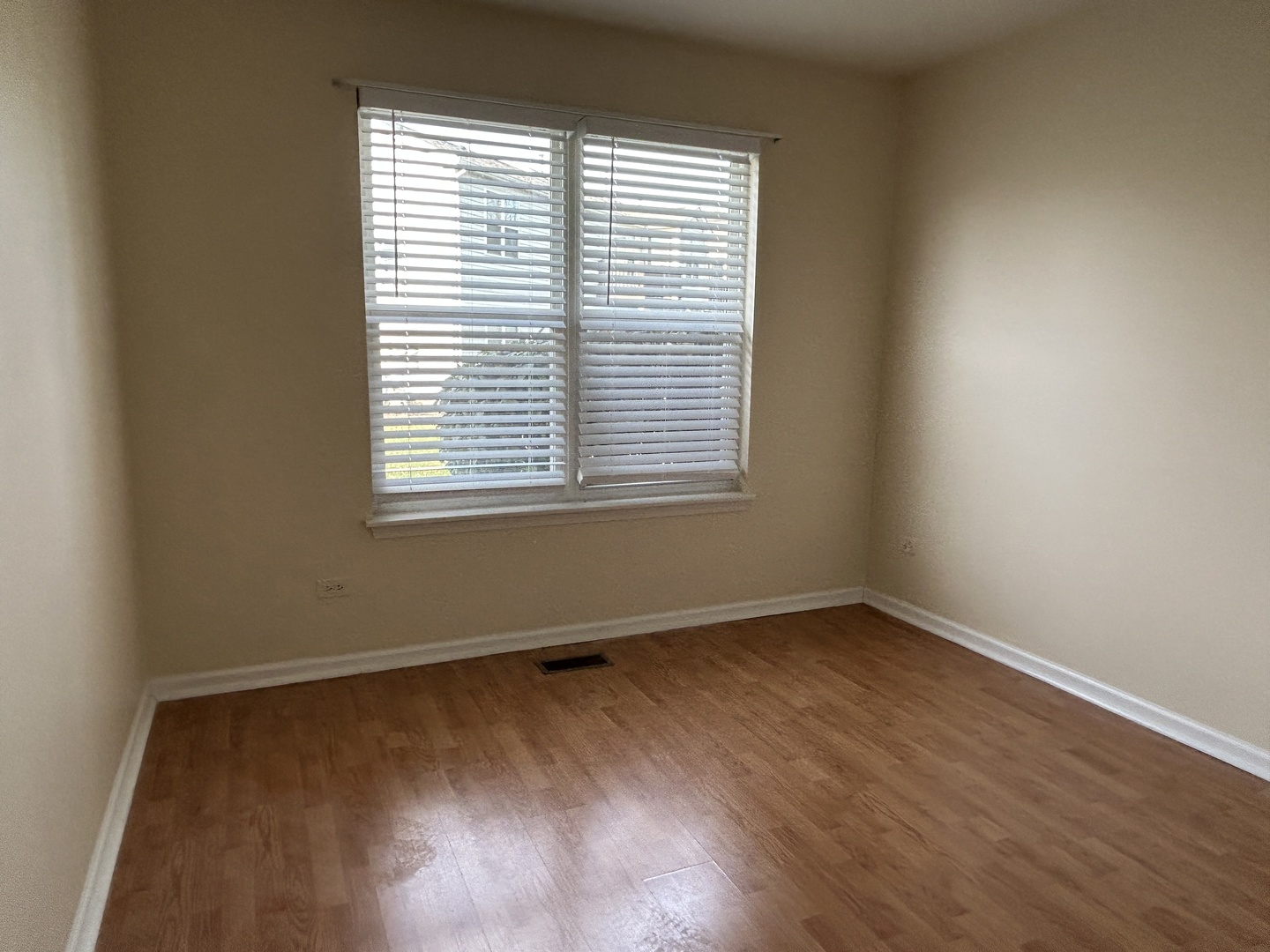 1020 CHAUCER Court #A, Elgin, IL 60120