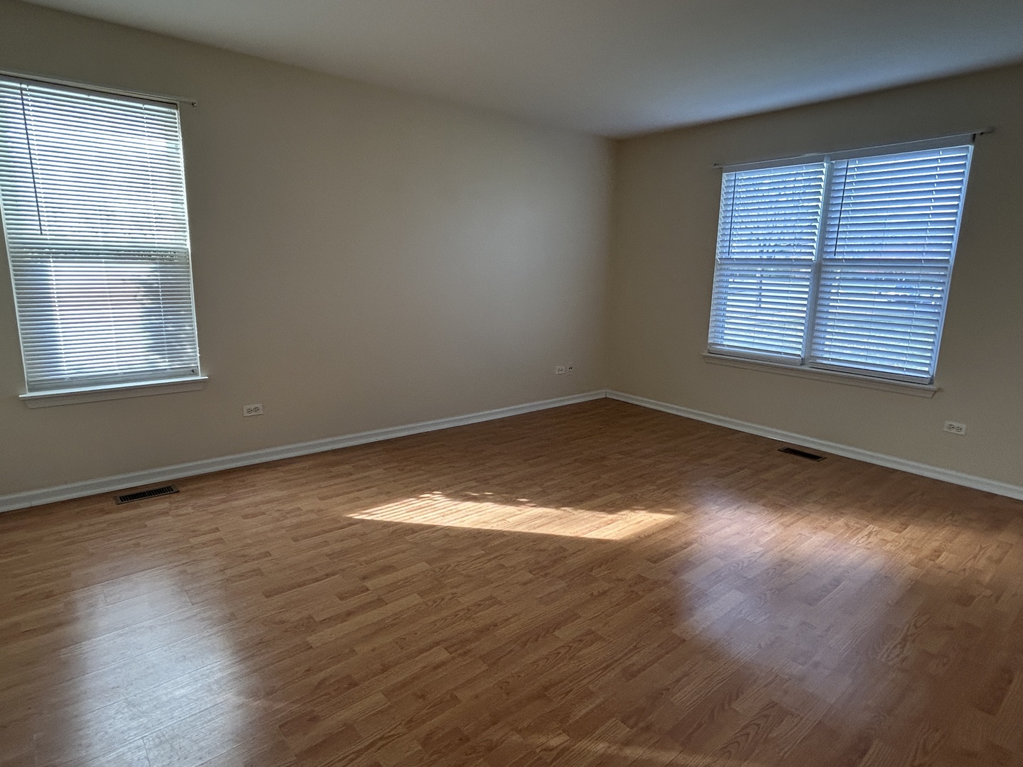 1020 CHAUCER Court #A, Elgin, IL 60120