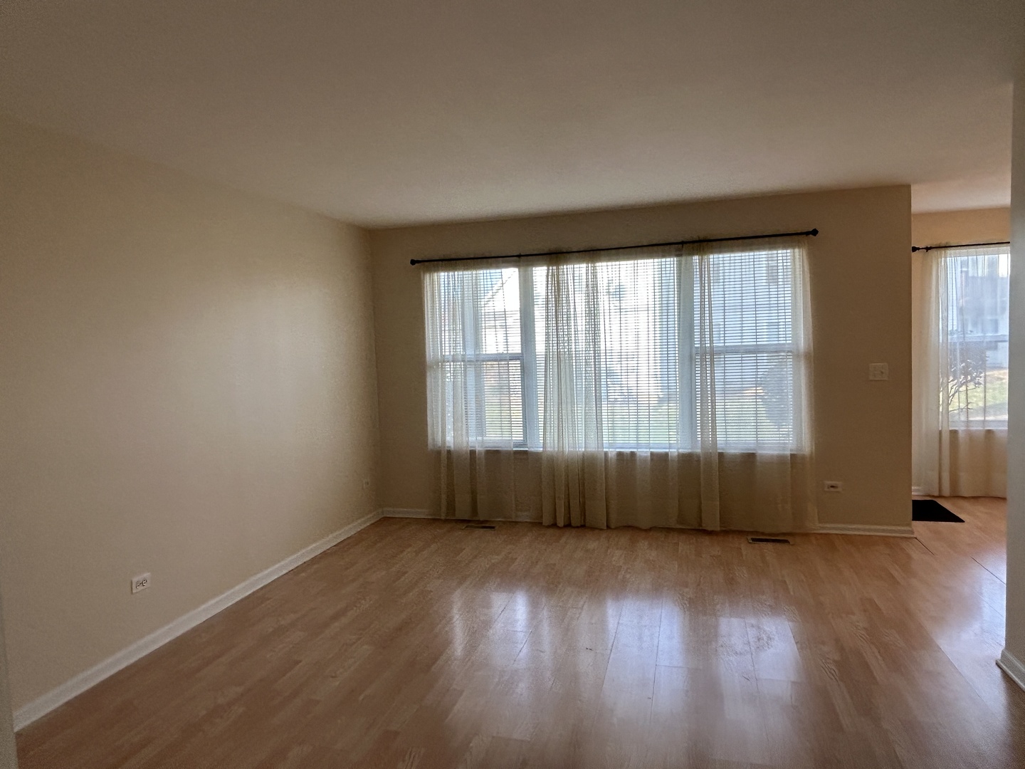 1020 CHAUCER Court #A, Elgin, IL 60120