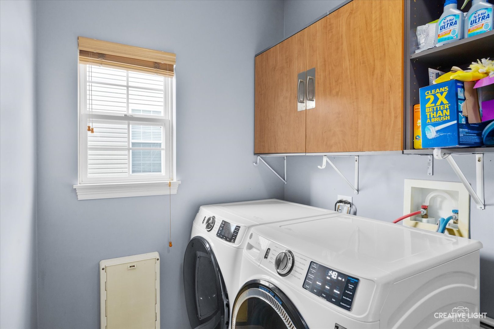 945 Wyndham Drive, South Elgin, IL 60177