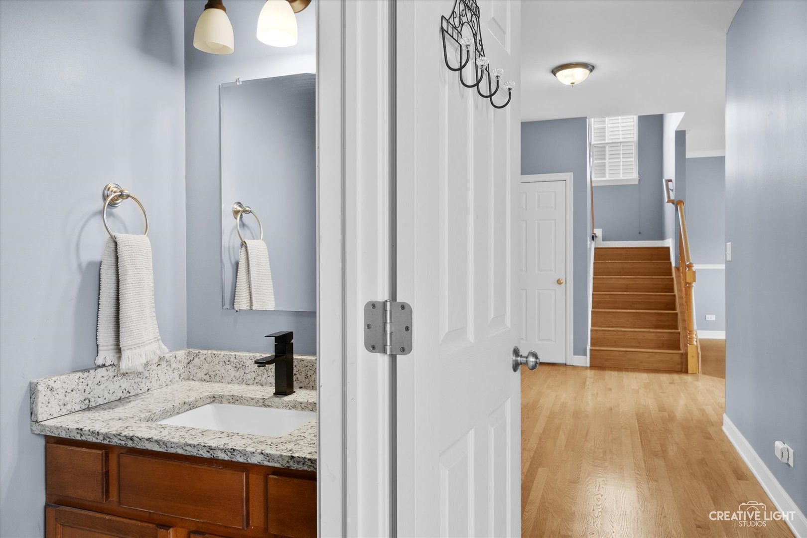 945 Wyndham Drive, South Elgin, IL 60177