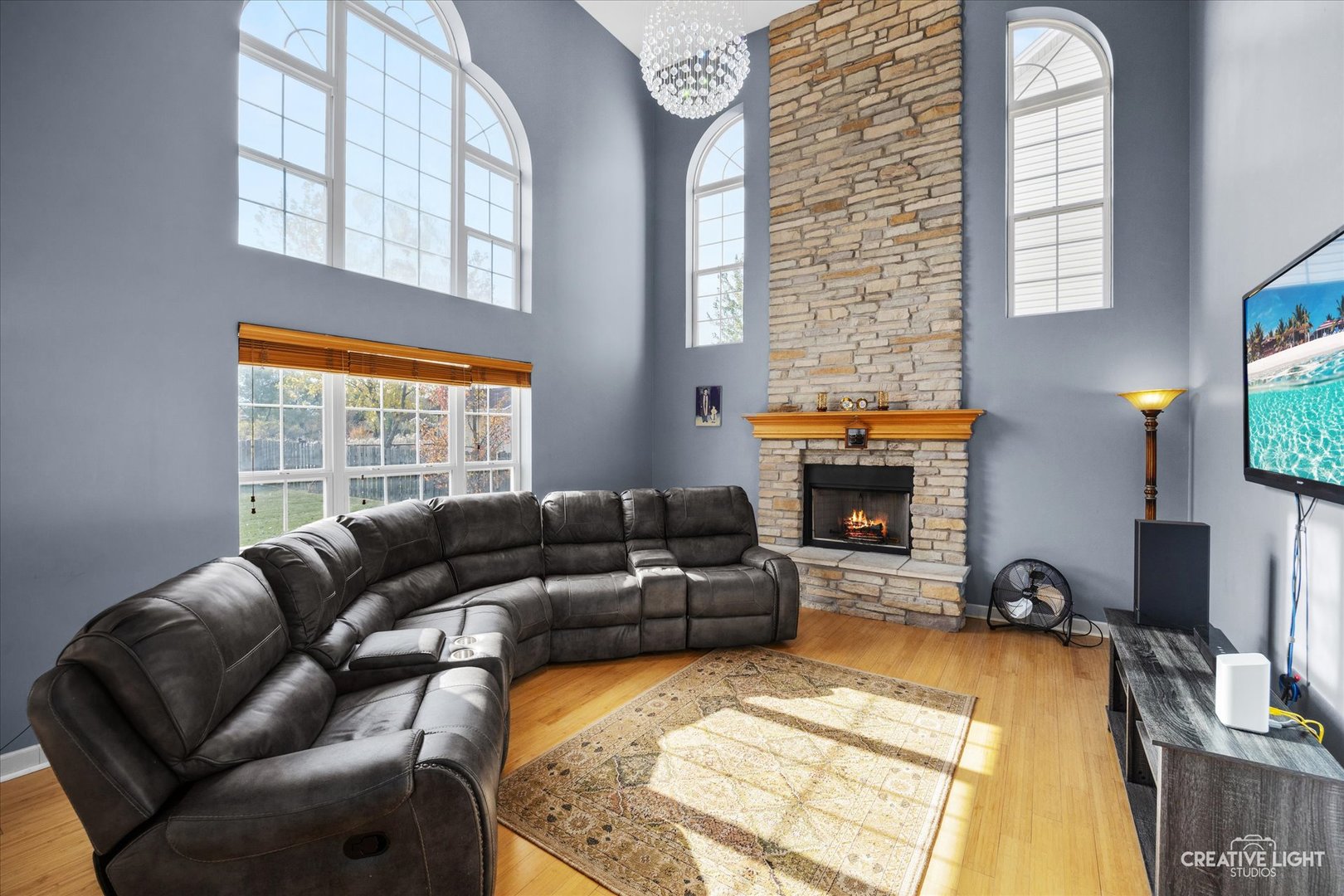 945 Wyndham Drive, South Elgin, IL 60177