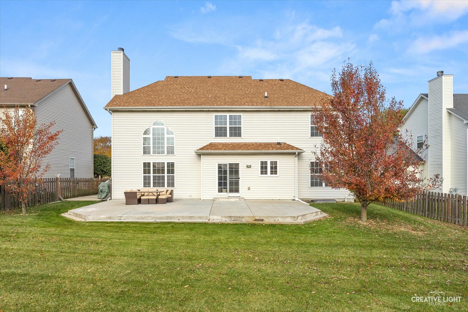 945 Wyndham Drive, South Elgin, IL 60177