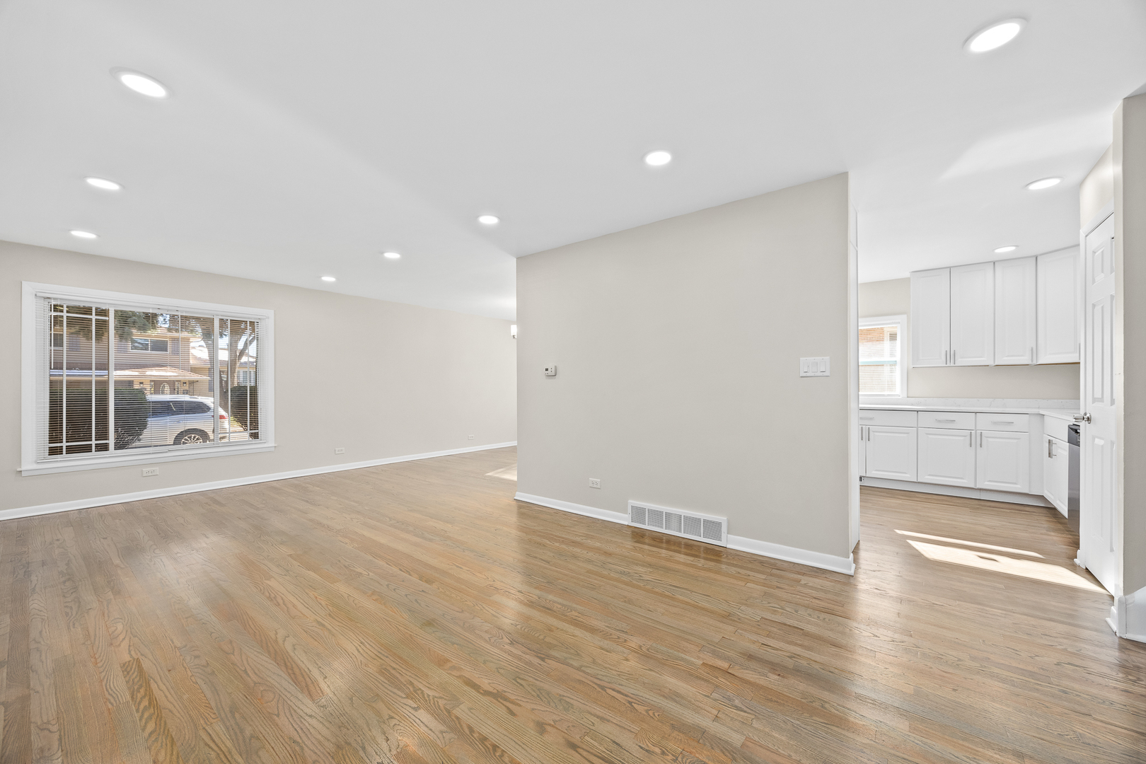 15324 Dobson Avenue, South Holland, IL 60473