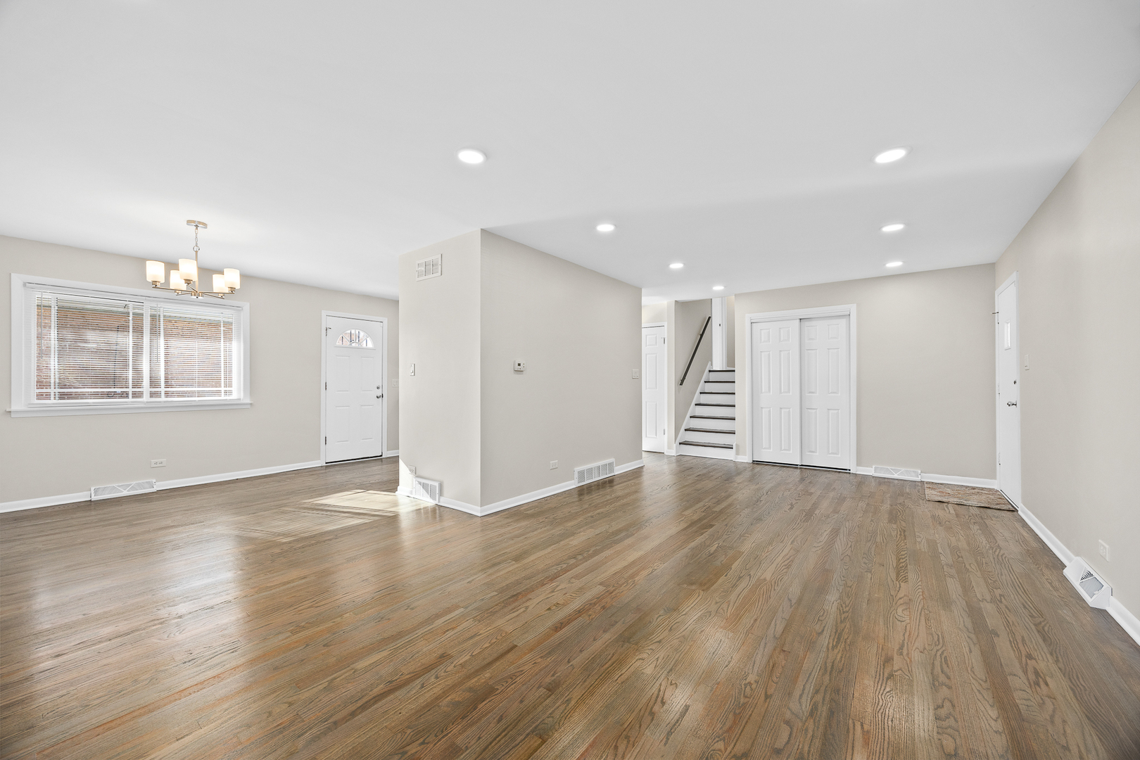 15324 Dobson Avenue, South Holland, IL 60473