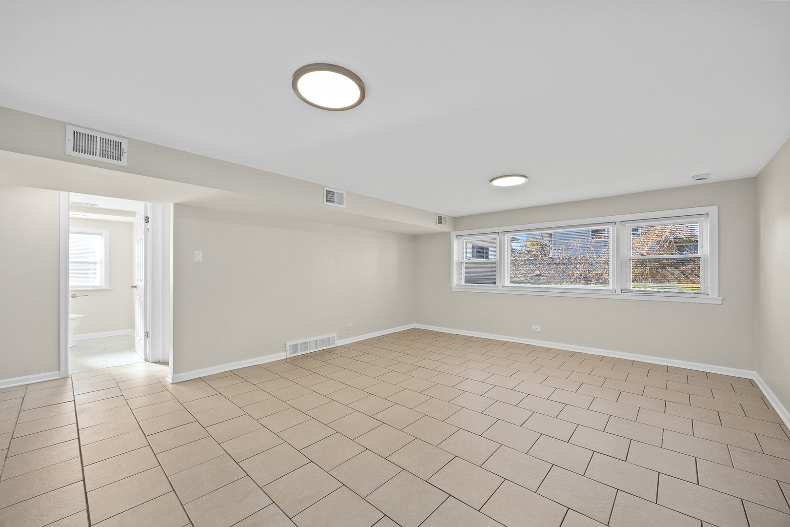 15324 Dobson Avenue, South Holland, IL 60473